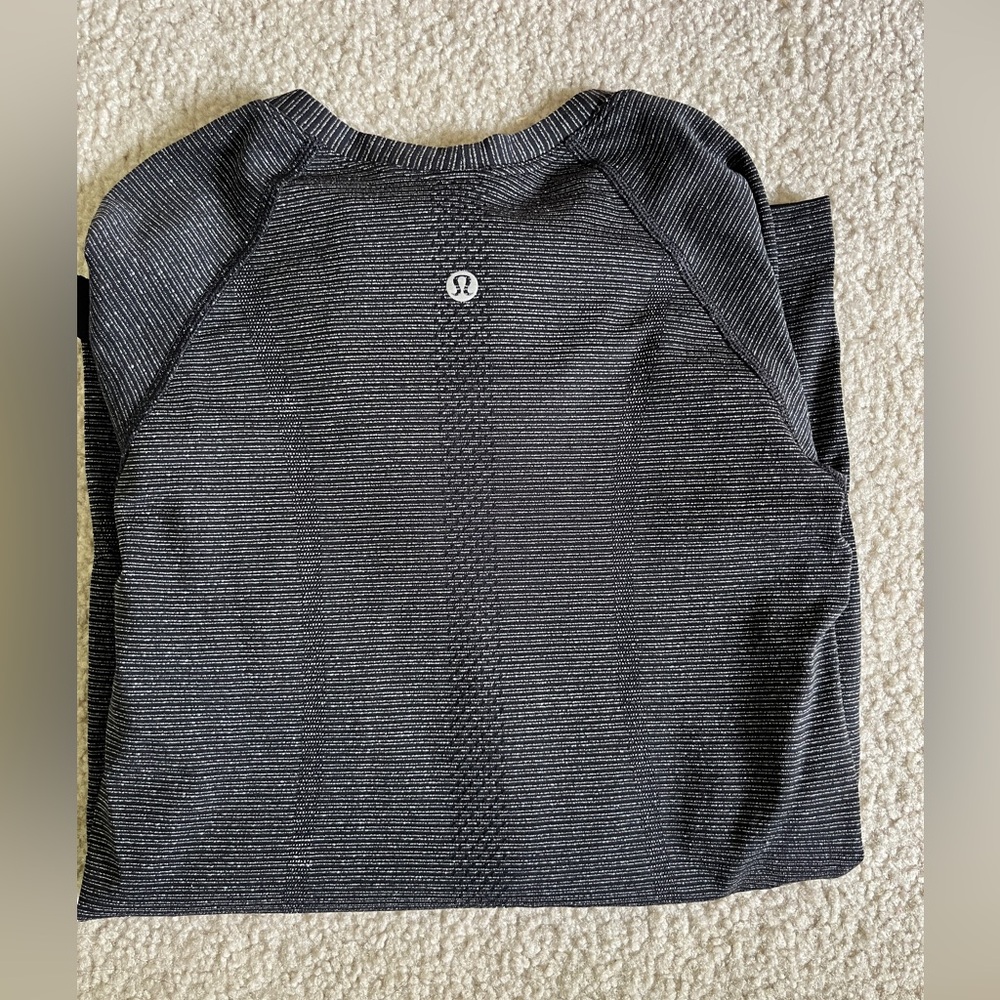 Sparkly Lululemon swiftly